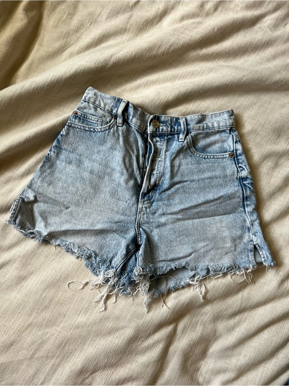 Light Wash Denim Frayed Hem Women’s Shorts
